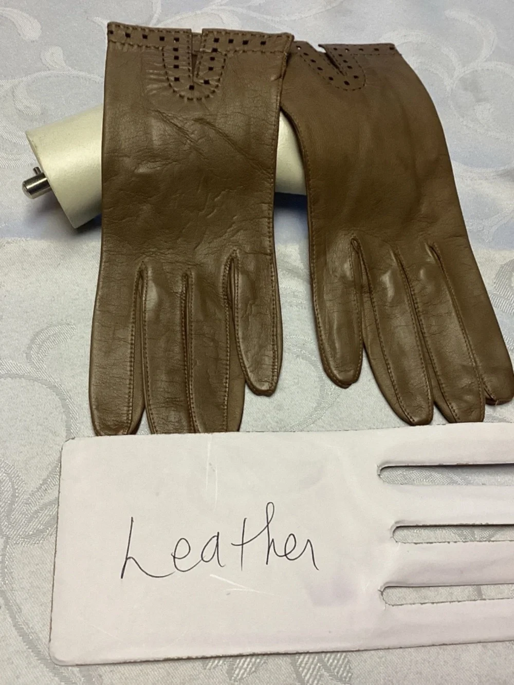 HUGE LOT LADIES VINTAGE GLOVES. MUST SEE RESALE GALORE 💙💙💙💙